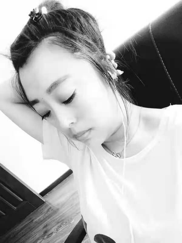 持刀小萝莉