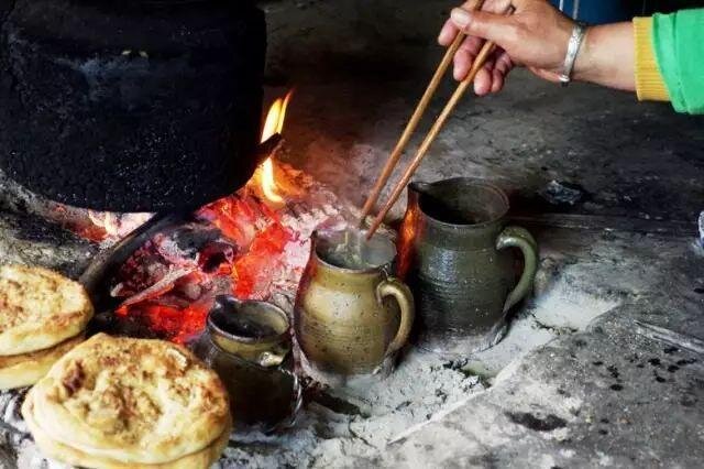 陕西汉中略阳特色小吃罐罐茶