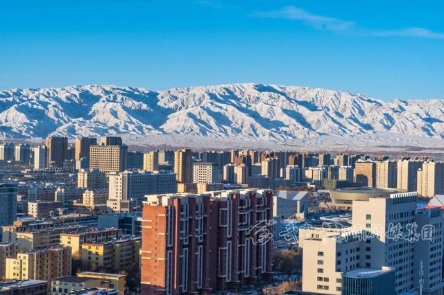 祁连山雪映武威别样视角下我的城