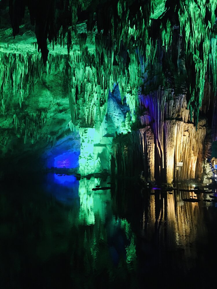 罗城天坑长生洞