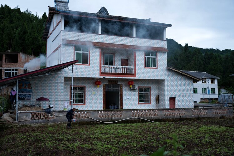 拍摄于四川南充仪陇县马鞍镇险岩村摄影/吴忠爱2021.05.23