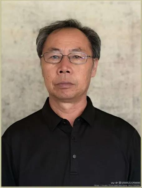 画家春之书社社员爱心公益形象大使世界华人书画院副院长中国世纪大