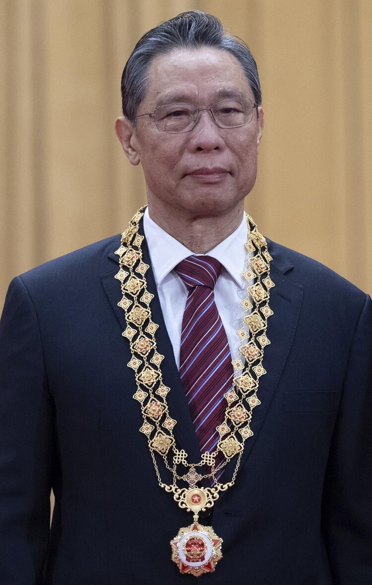 脊梁赞钟南山老人作者王淼朗诵李延峰