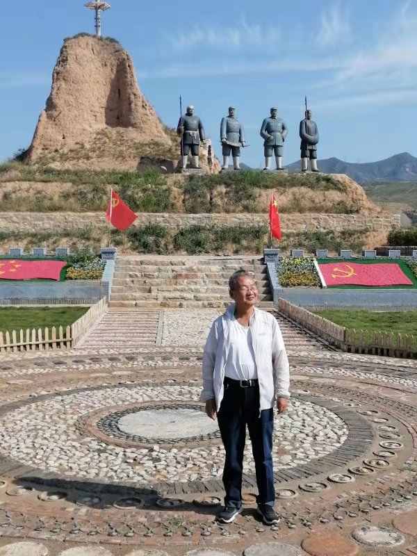二岭村隶属浑源县南榆林乡,村中现有141户,412人,土地3000余亩,村子北