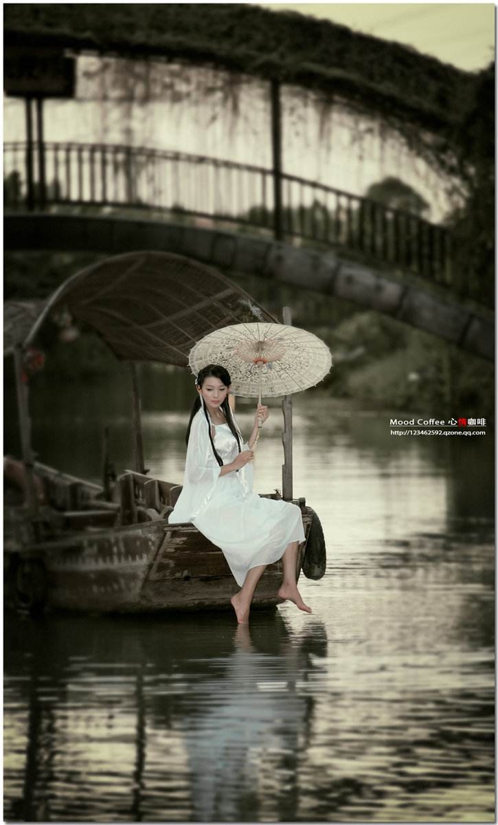 五月的鲜花诗歌朗诵艺术团团长刘林丽诗歌作品我的烟雨江南同题诵