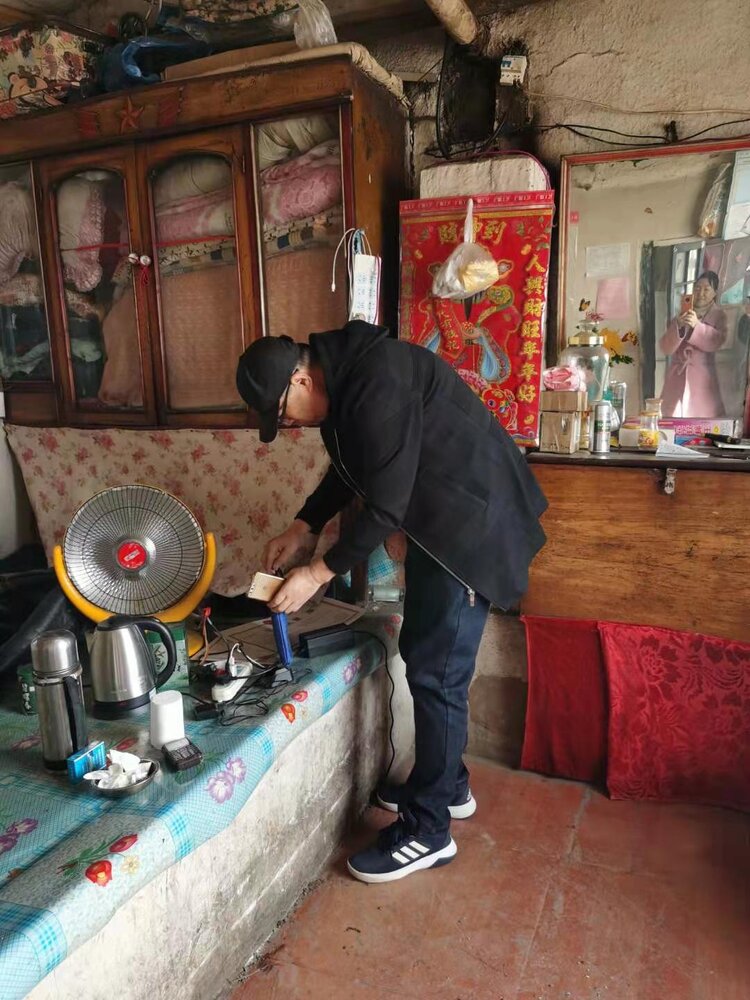 长胜村3月份扶贫入户照片