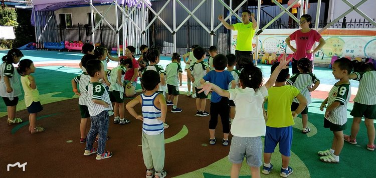 開心寶貝幼兒園體智能公開課邀請您一起來體驗