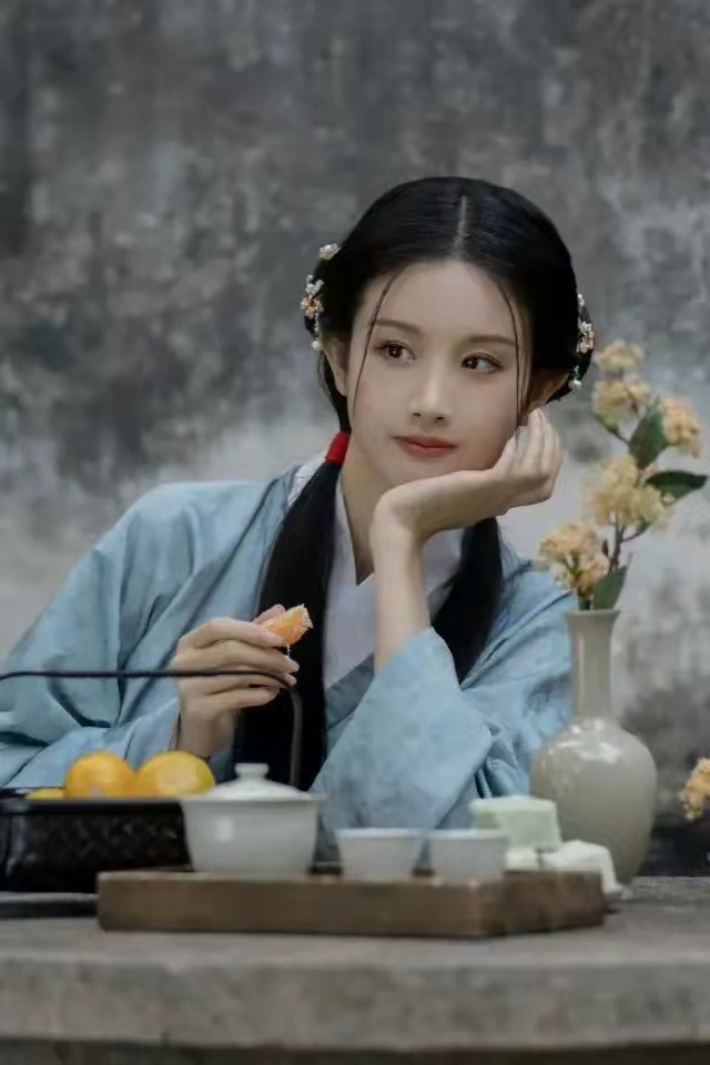 独坐亭台楼榭旁,醉梦情演唱/酒窝歌曲/《想情郎》图片/来生化作一朵莲