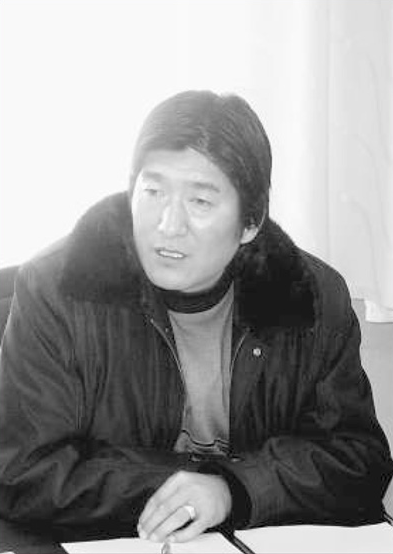 记者-无言