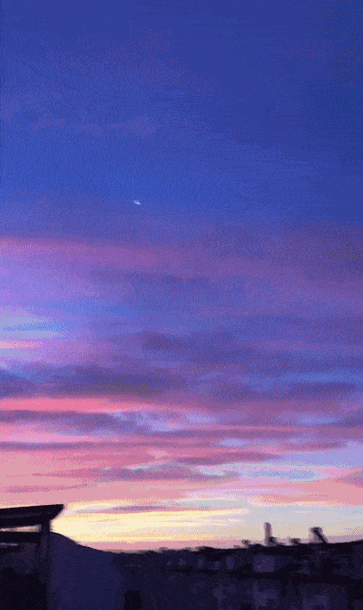 春风百卉艳,夏日艳阳蒸,昼夜轮回替,青空互换庚,苍旻缀月星,碧霄孤云