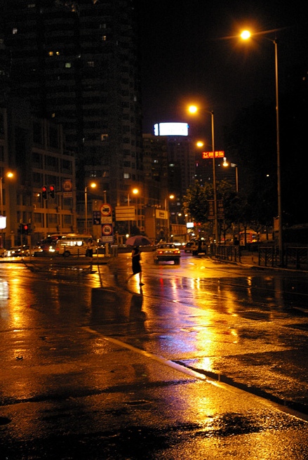 安静的雨夜图片图片