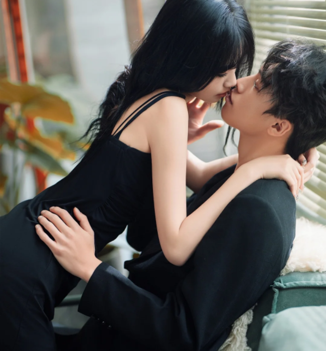 无言🎤V娱热点