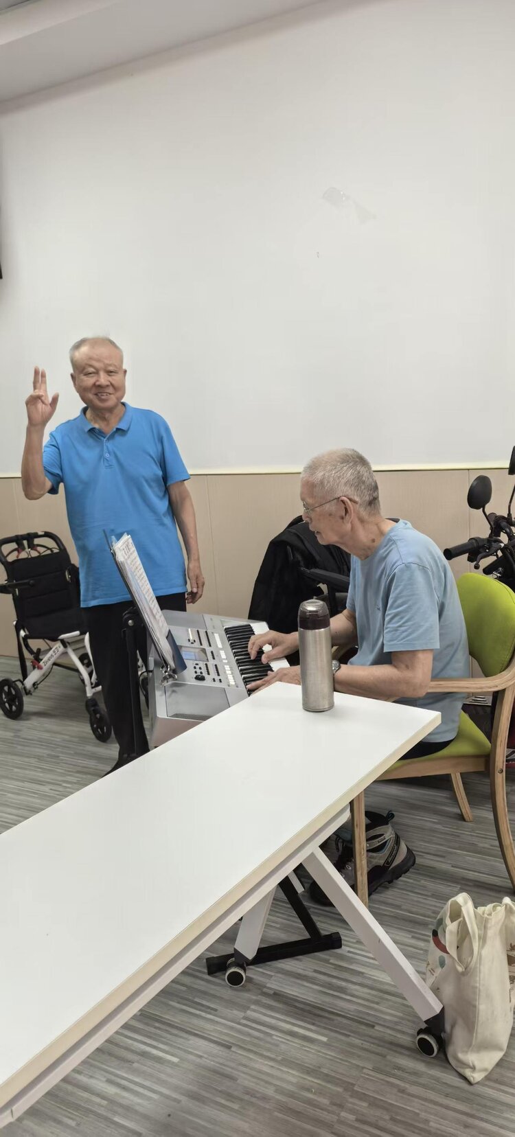 《华人文艺选刊》赵良田主编