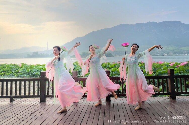 柳暗花明