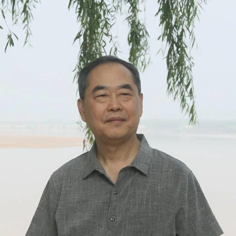 九州四川网文学社主编  杨万全