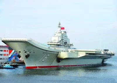 一线空间诗刊社主编  杨万全
