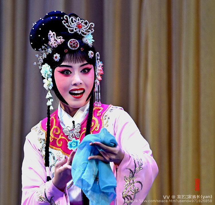 京艺💫家族长(yan)