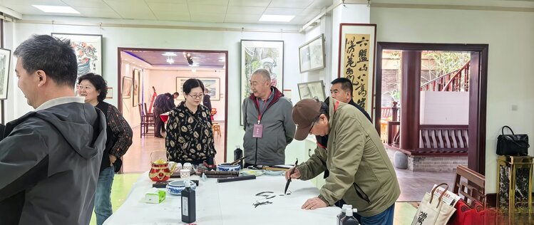 李连山