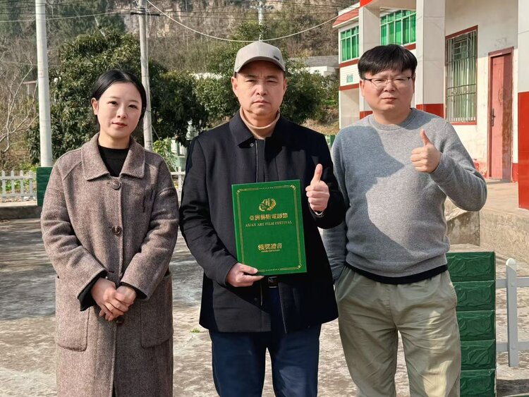 《华人文艺选刊》赵良田主编