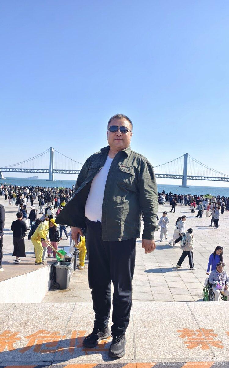 红艳海风