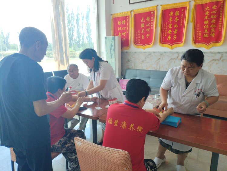 明净的月亮