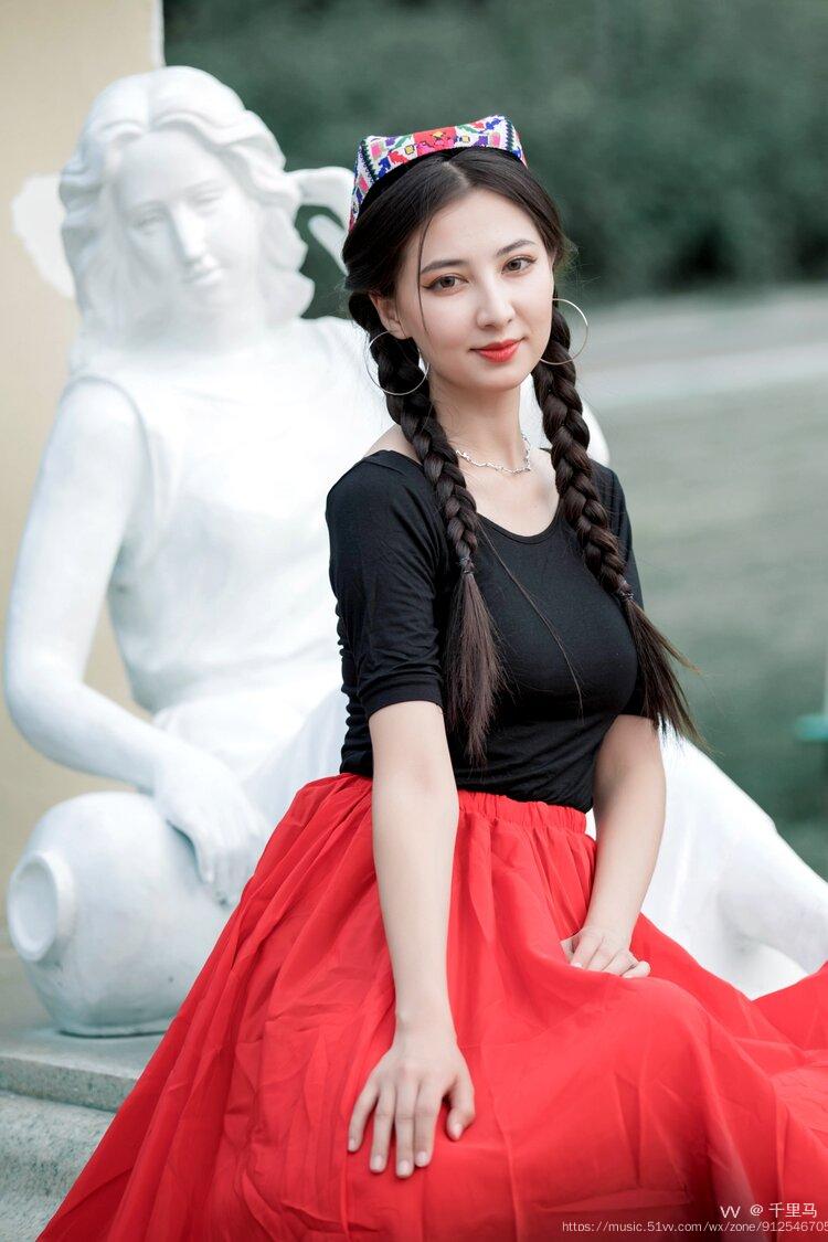 新疆姑娘美荷出镜:美荷指导:哲摄影:千里马时间:2021,9,30日特别声明