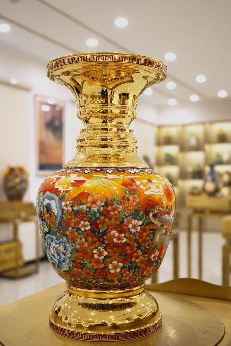 刘永森大师景泰蓝东方红伟人尊