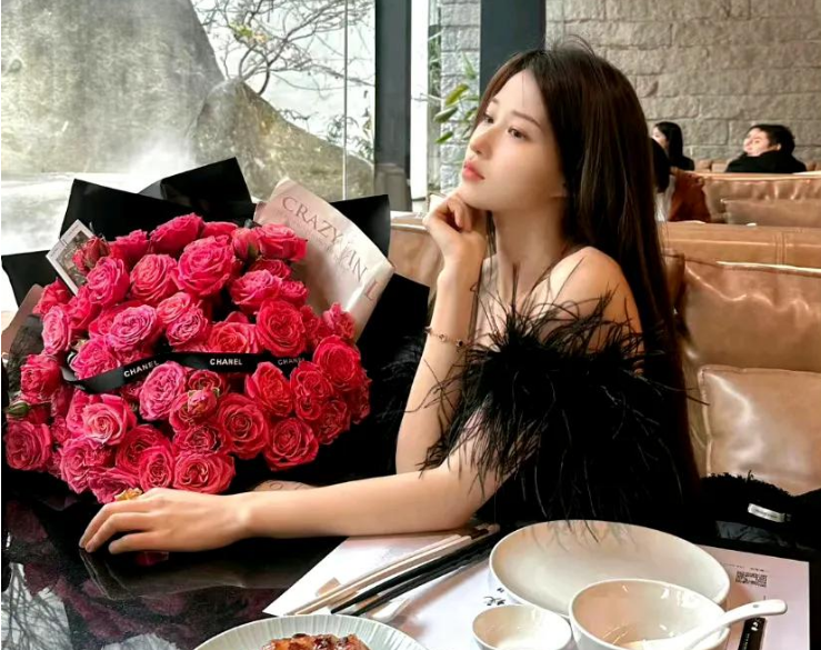 小浅🎤V娱热点