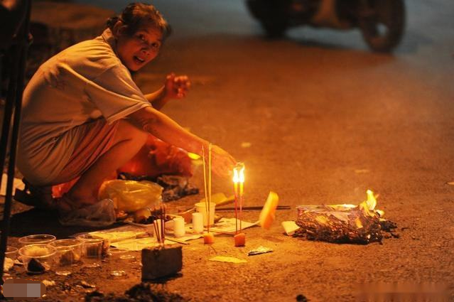 雄诗豪歌群共咏中元节