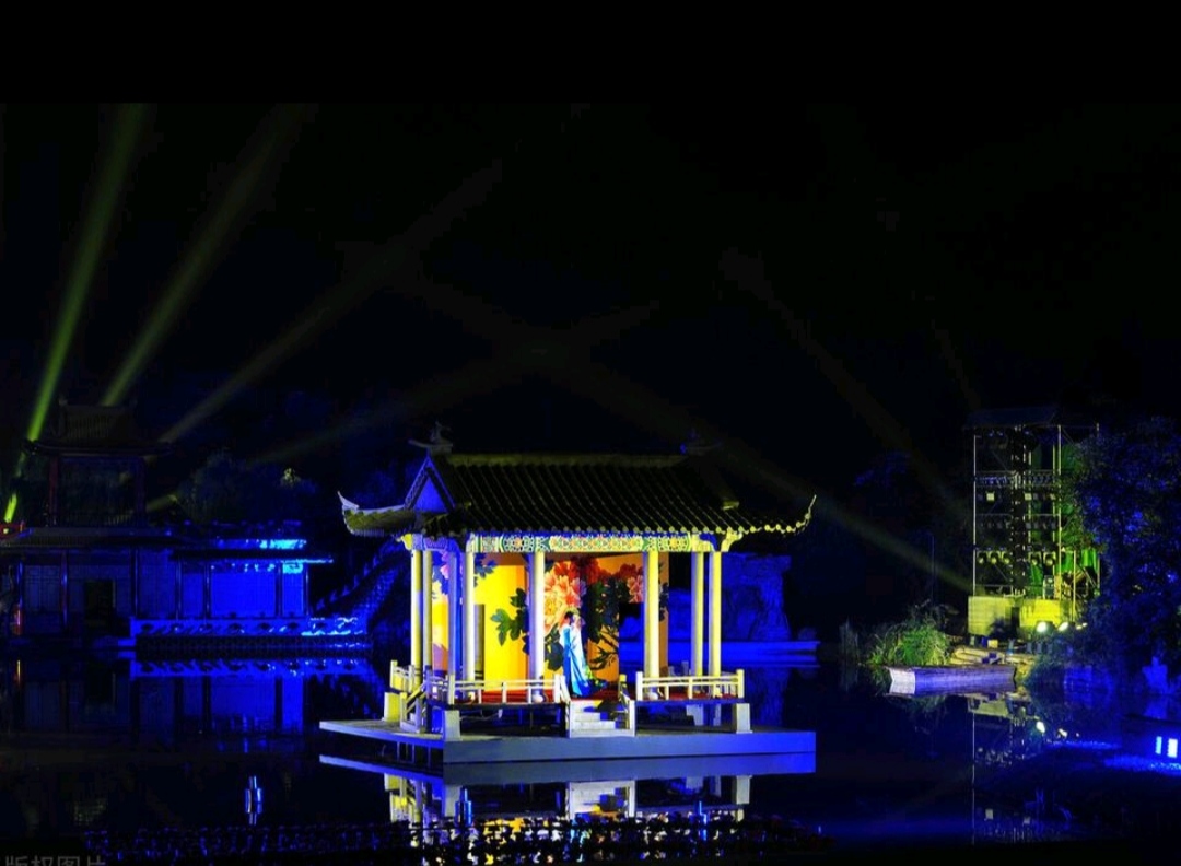 维纳斯:《春江花月夜》唐，张若虚。诵读维纳斯。 - VV