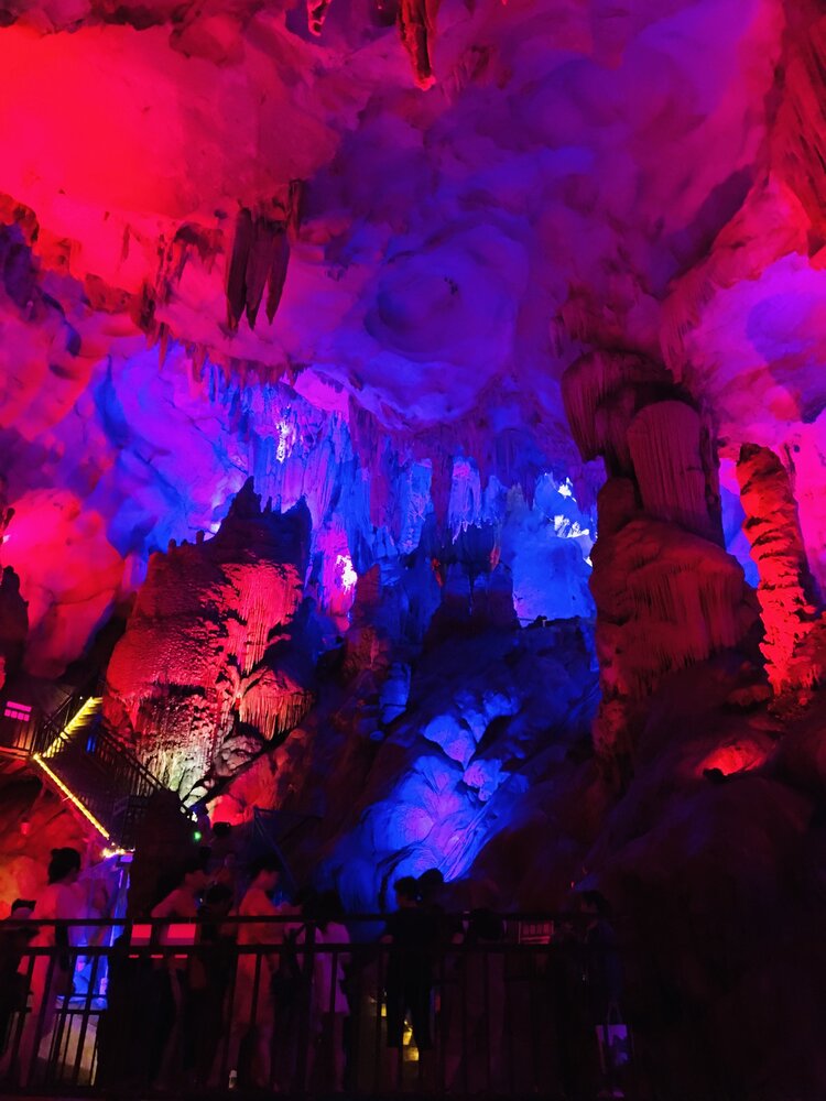 罗城天坑长生洞