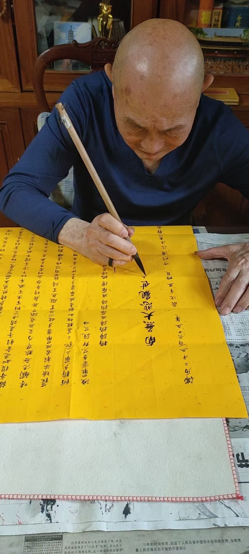 演信法师和普陀山法雨寺首座清净长老师徒二人珠联璧合共书吉祥经