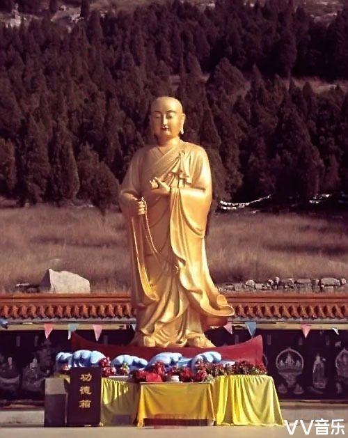 义净大师是山东济南长清人,七岁岀家,十四岁受沙弥