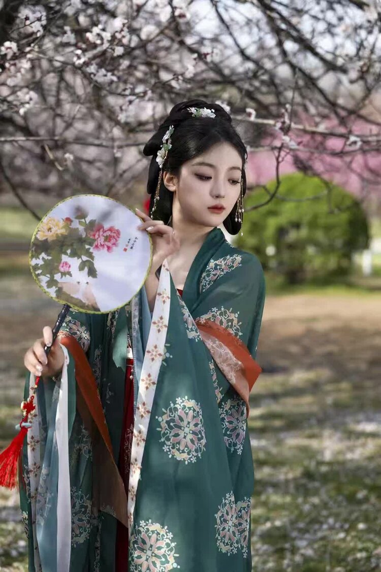 群主   曹大林