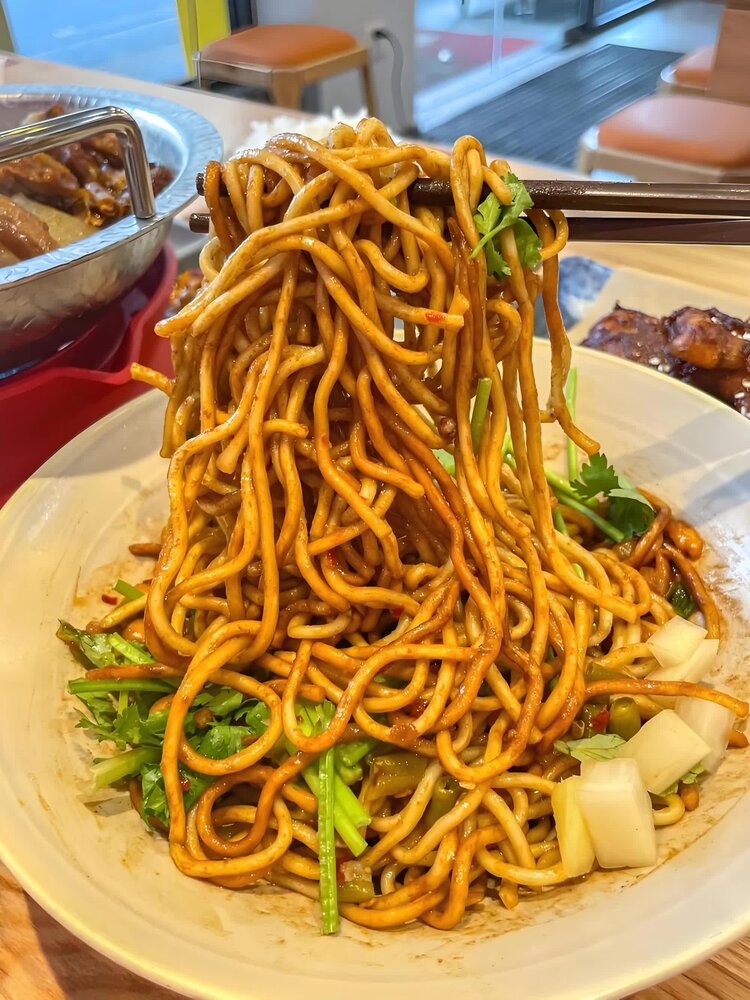 李丽