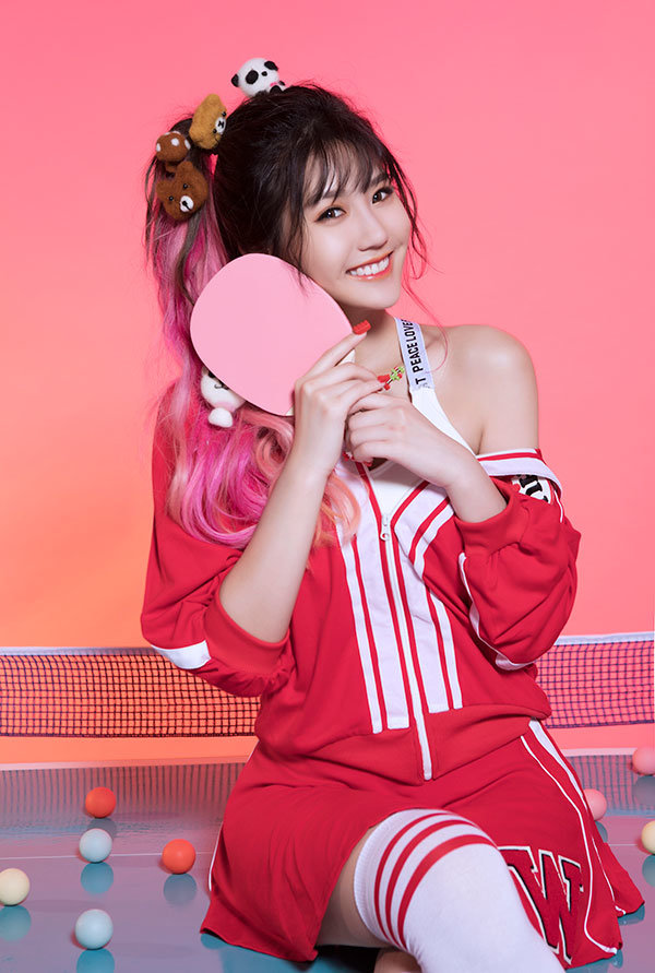 国民小甜草朱主爱joycechu携新专辑亮相vv直播